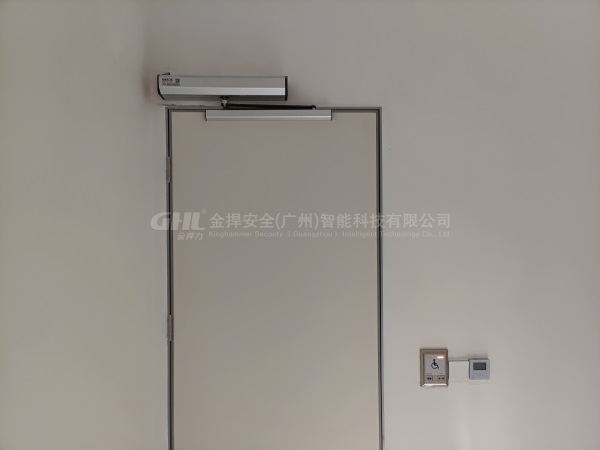 殘疾人衛(wèi)生間無接觸平開門自動開門機·廣州中巨科學(xué)創(chuàng)新城