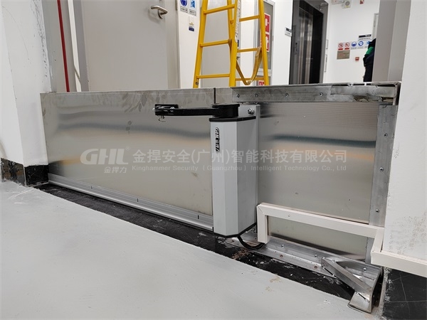 擋鼠板改裝自動平開門機(jī)