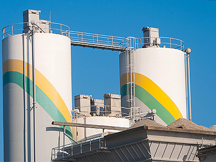 打好生態(tài)環(huán)保攻堅戰(zhàn) 五位黨代表答中外記者提問