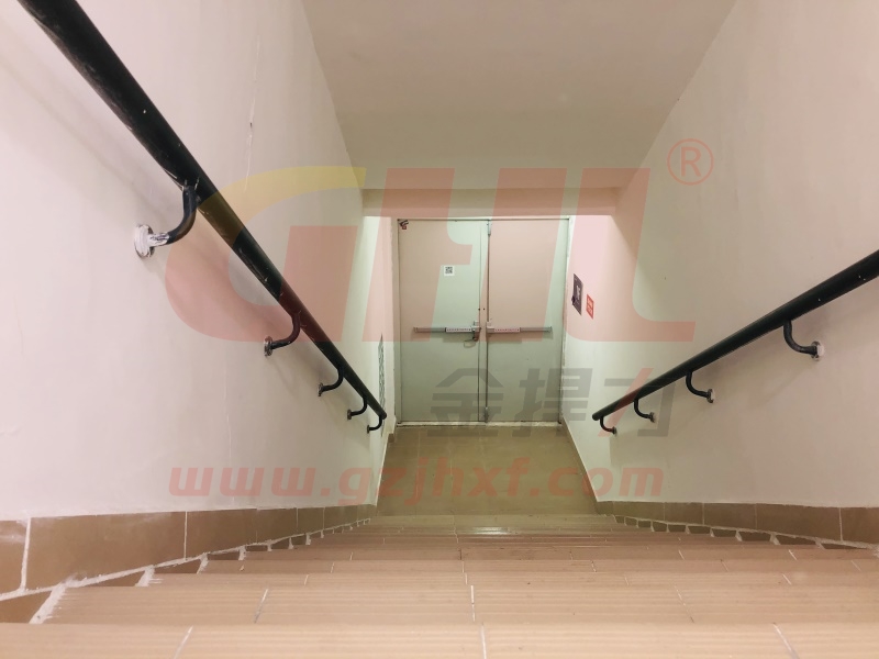 消防樓道防火門(mén)安裝逃生門(mén)鎖