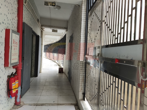 宿舍通道門安裝金捍力聯(lián)動(dòng)報(bào)警推桿鎖