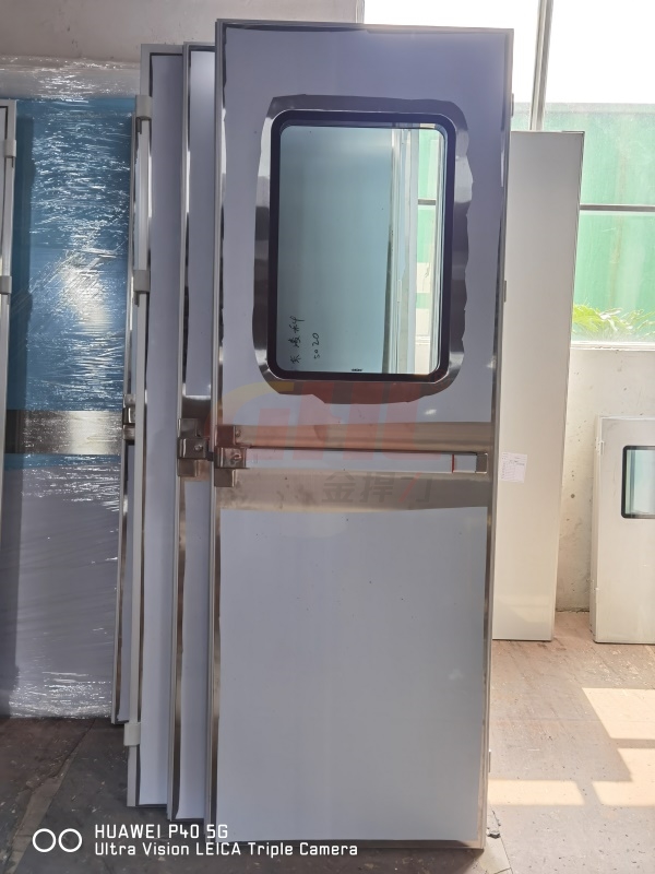 實驗室不銹鋼氣密門安裝推桿鎖