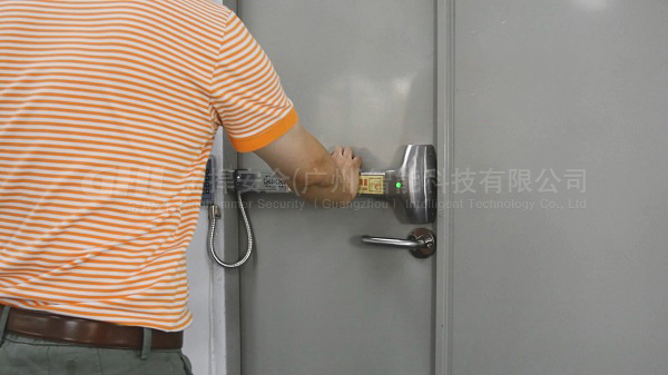 門禁型電控逃生鎖推桿即開，快速逃生