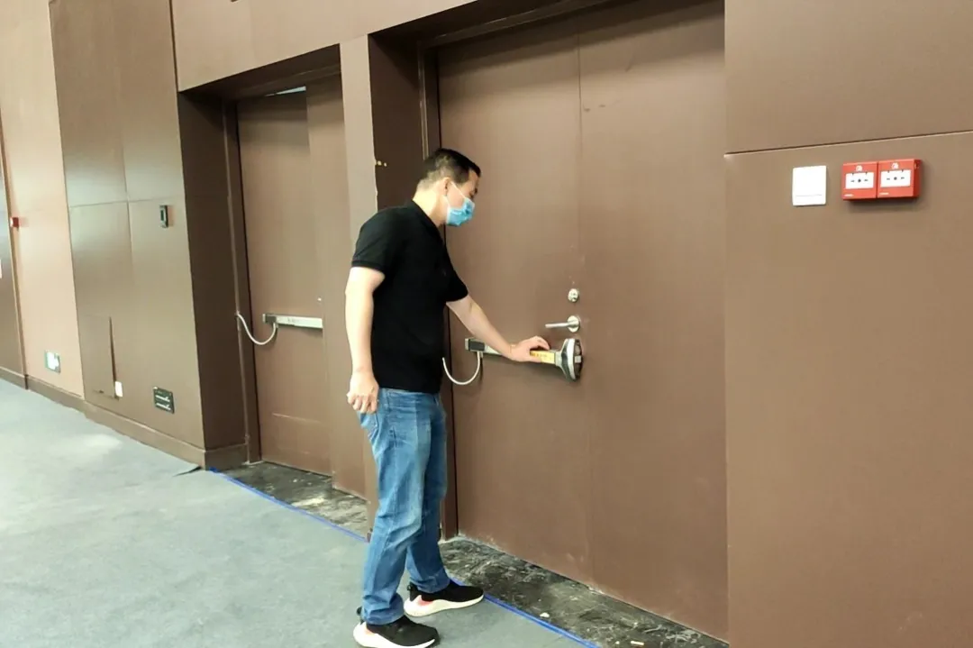 電動(dòng)推桿鎖支持室內(nèi)推桿快速逃生