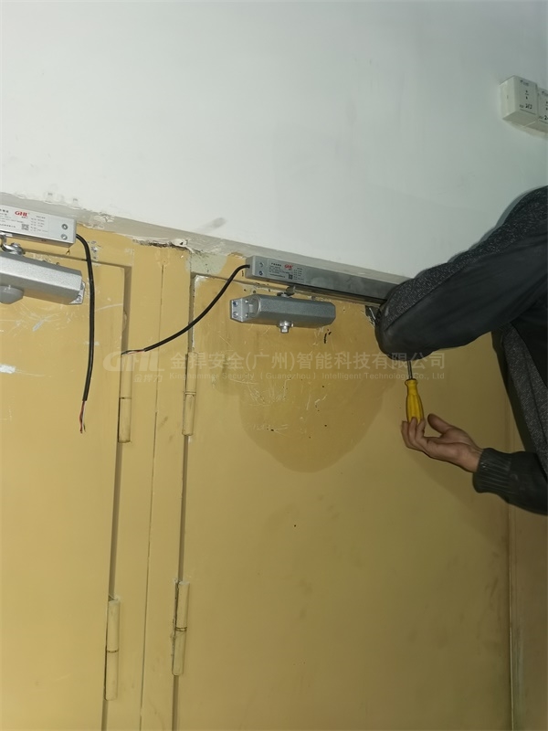 萬達(dá)廣場消防改造常開式防火門閉門器