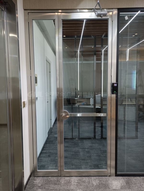 門禁電控推桿鎖搭配指紋識別門禁機(jī)使用