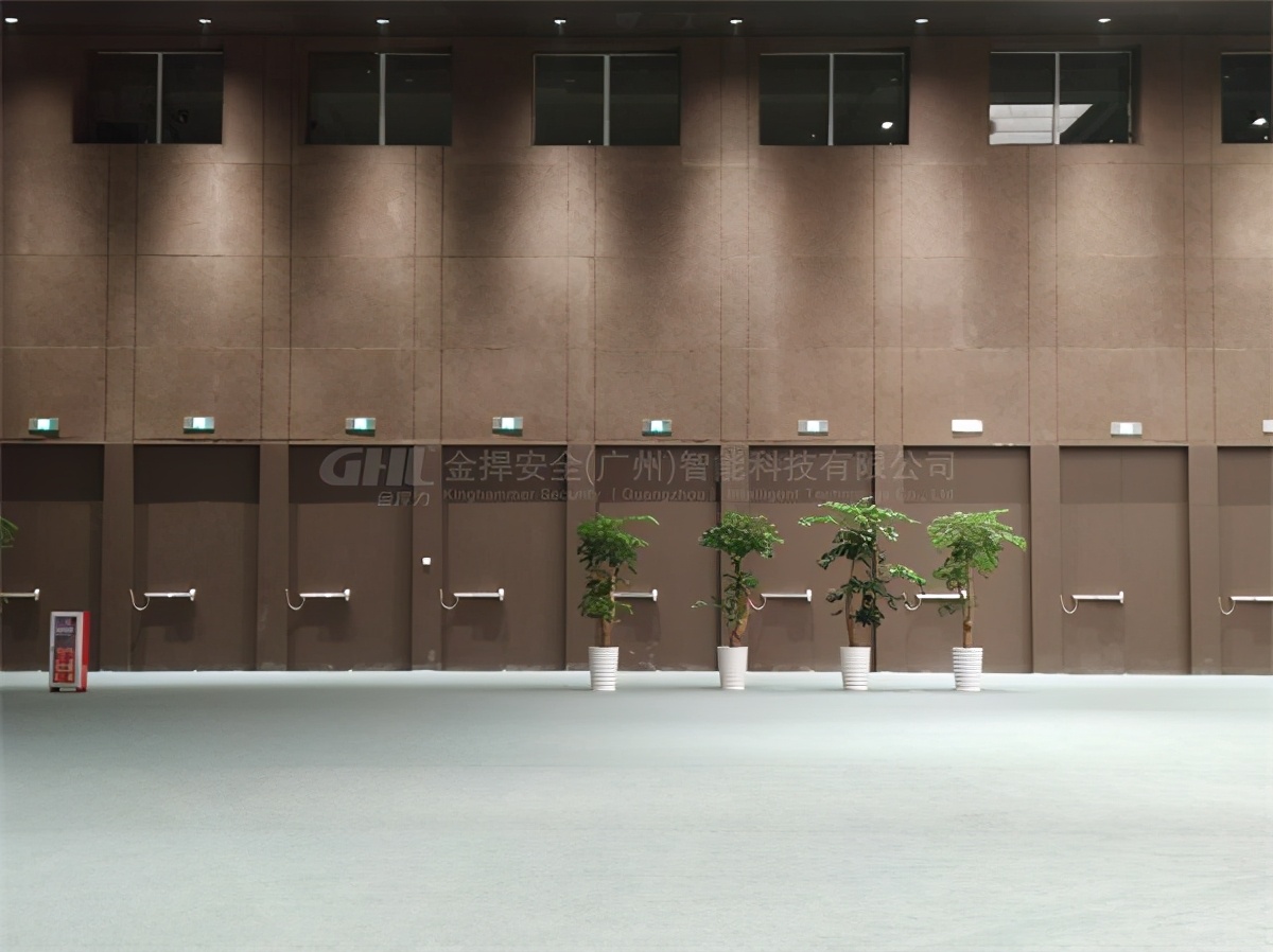 廣州越秀國(guó)際會(huì)議中心會(huì)議廳疏散門(mén)安裝電動(dòng)推桿鎖