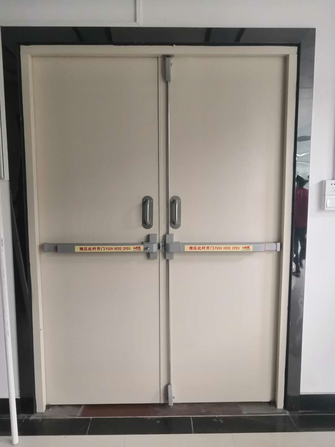 16人死亡！只因這里被鎖住